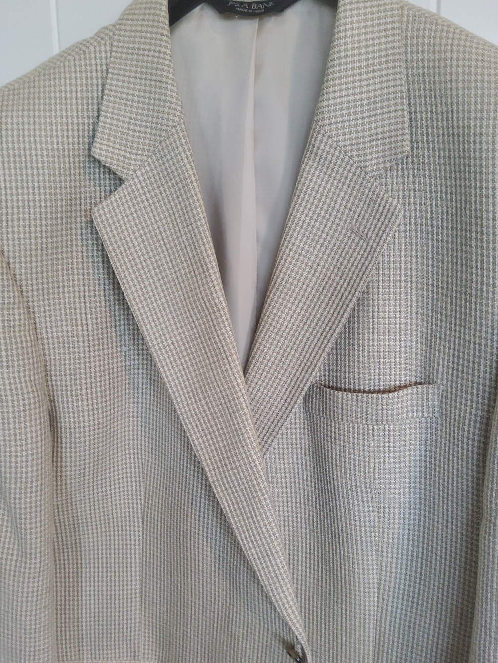 100% Silk Jos. A. Bank Men's Light Gray and Cream Houndstooth Blazer